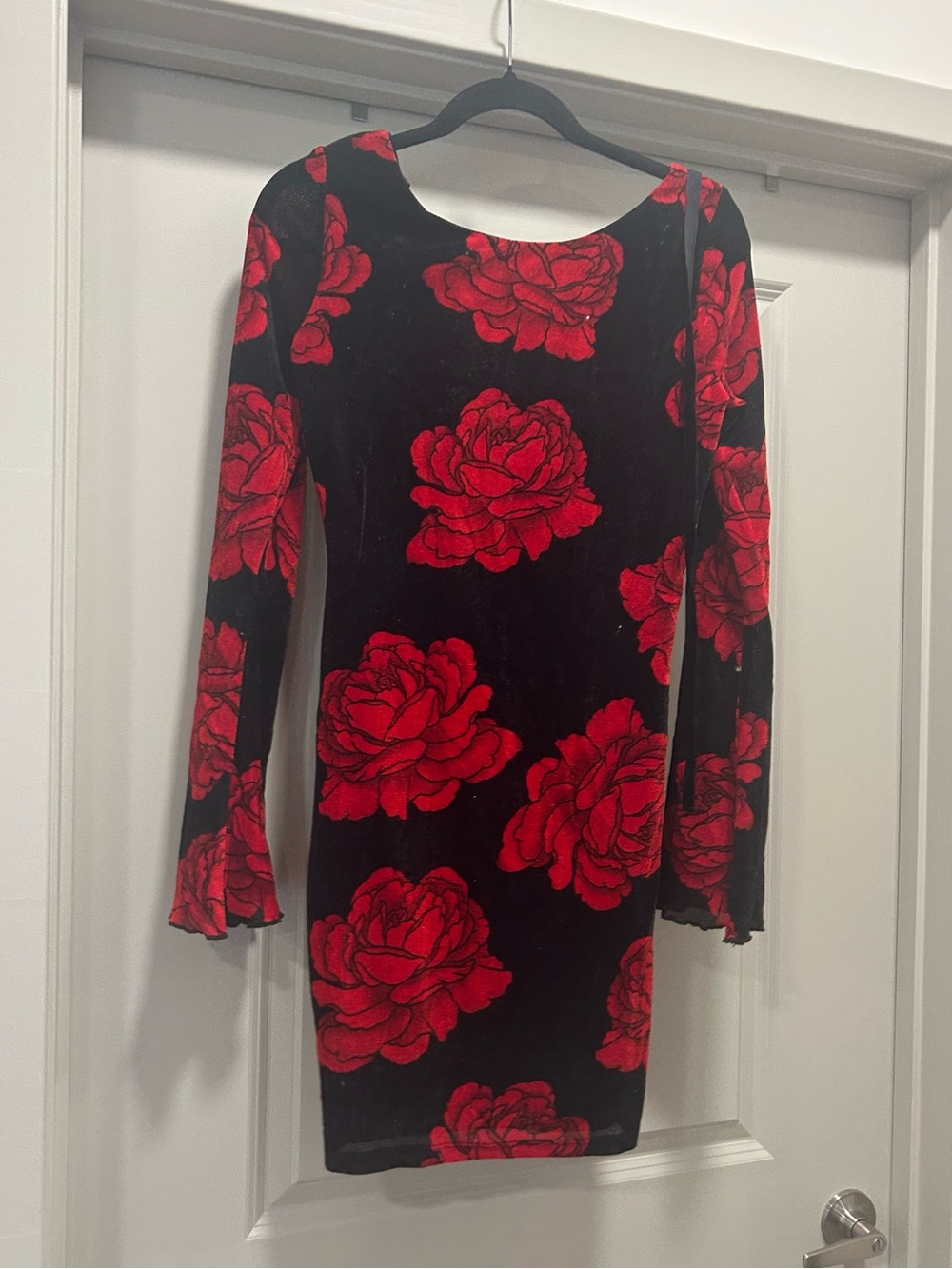 Backless Black Velvet Long-Sleeve Dress with Red Rose Print